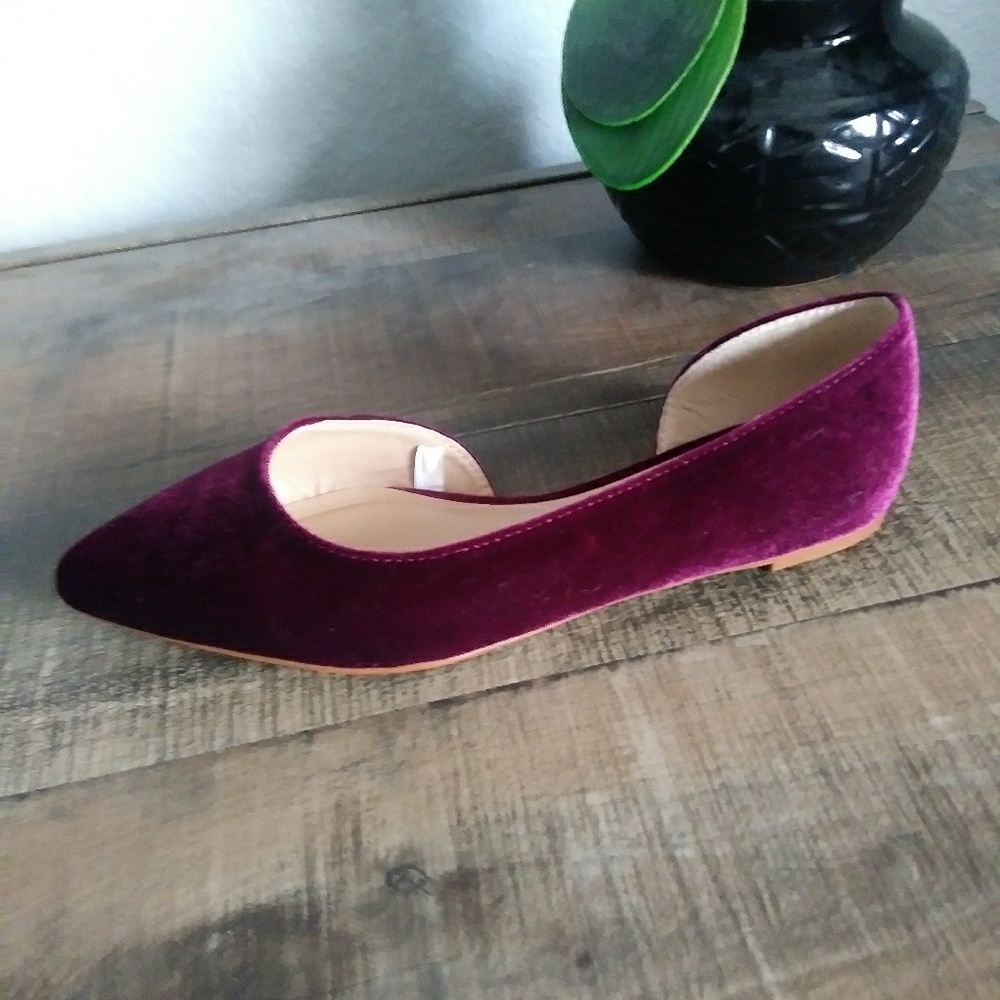 Mossimo Burgundy Velvet Flats - Picture 6 of 8
